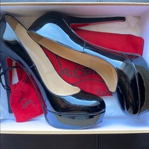 39.5 Christian Louis Vuitton “Bianca”